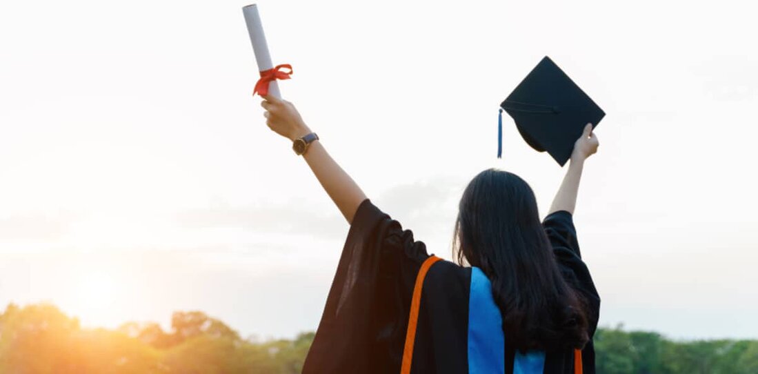 Festa di laurea con amici e DJ
